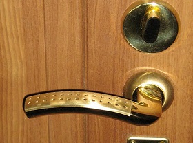 Замена дверной ручки входной двери в Муроме