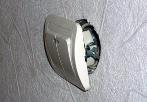 Замена выключателя света в квартире в Муроме