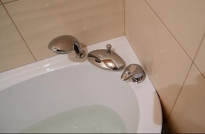 Установка смесителя на ванну в Муроме